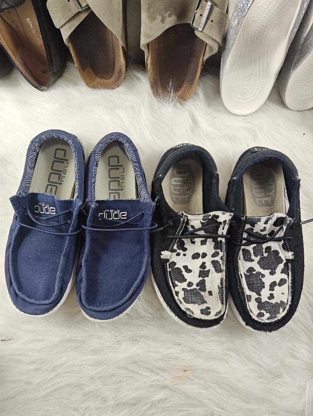 Hey Dude Wally Youth Navy+Hey Dude Wendy Boho Cow Wild 2-Pair Bundle girls Sz 5